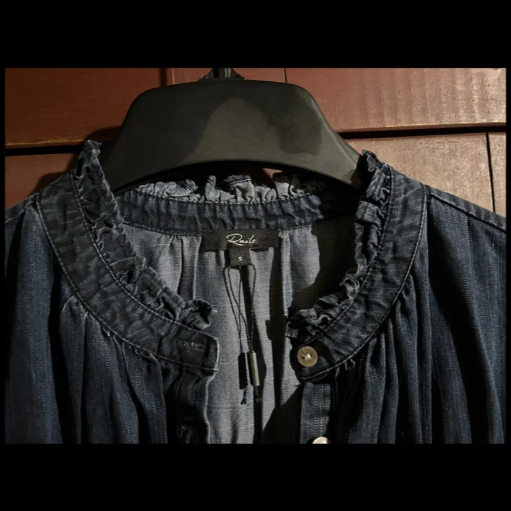 NWOT Rails Shawna Smocked Chambray Dark Vintage Wash Denim Mini Dress Size S